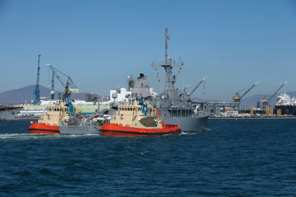 free-photo-of-variety-of-vessels-in-the-port-scaled